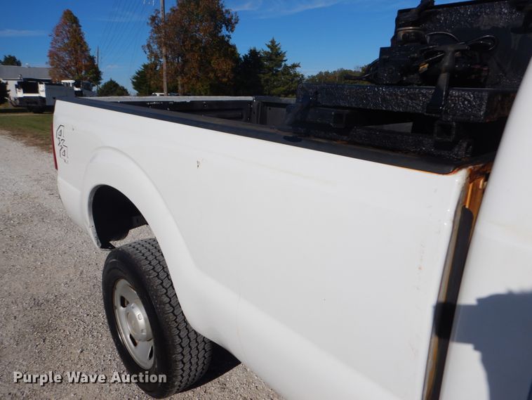 image for item DH2205 2009 Ford F350 Super Duty XL pickup truck