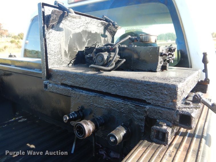 image for item DH2205 2009 Ford F350 Super Duty XL pickup truck