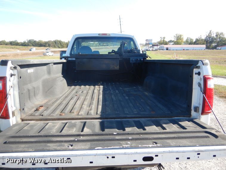 image for item DH2205 2009 Ford F350 Super Duty XL pickup truck