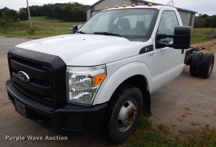 image for item DH2600 2011 Ford F350 Super Duty pickup truck cab and chassis