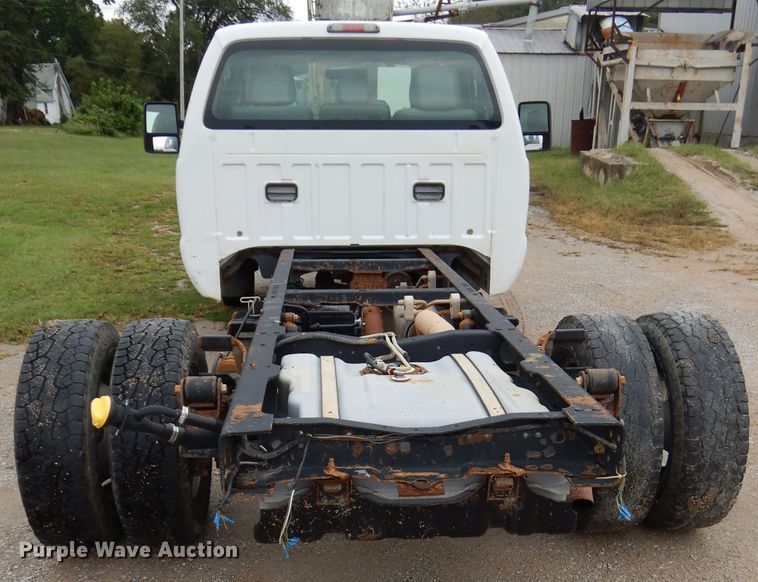image for item DH2600 2011 Ford F350 Super Duty pickup truck cab and chassis