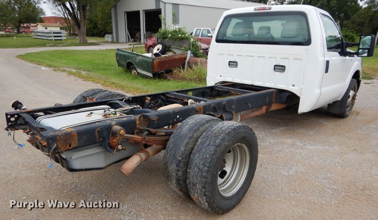 image for item DH2600 2011 Ford F350 Super Duty pickup truck cab and chassis