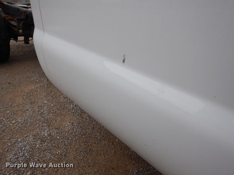 image for item DH2600 2011 Ford F350 Super Duty pickup truck cab and chassis