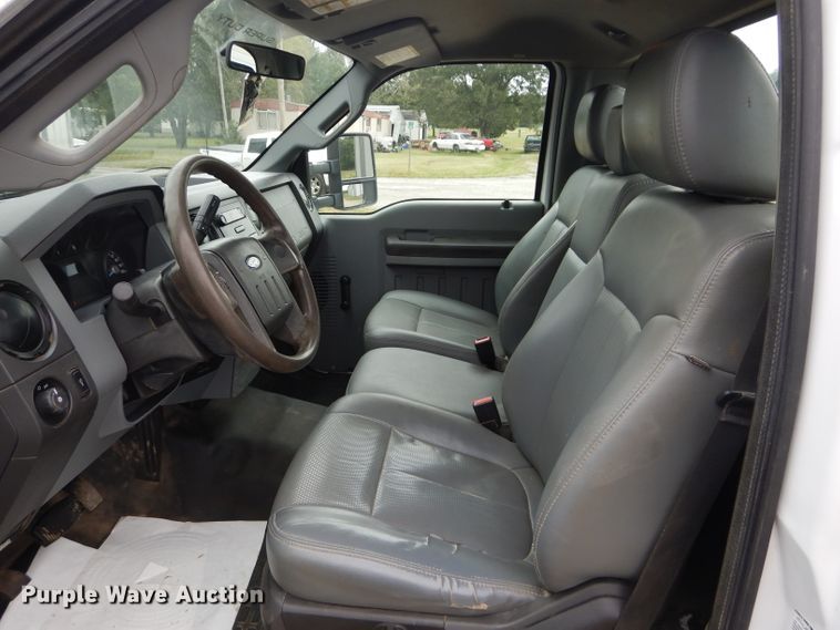 image for item DH2600 2011 Ford F350 Super Duty pickup truck cab and chassis