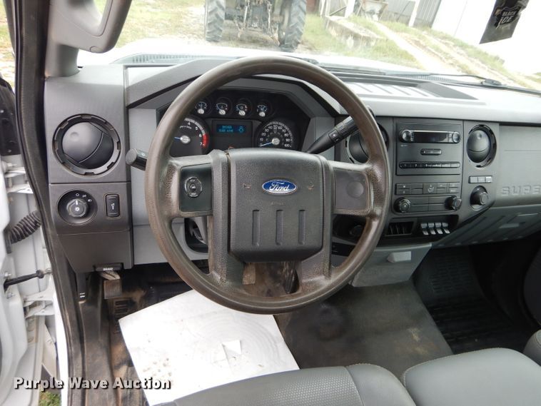 image for item DH2600 2011 Ford F350 Super Duty pickup truck cab and chassis