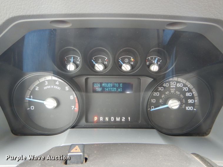 image for item DH2600 2011 Ford F350 Super Duty pickup truck cab and chassis