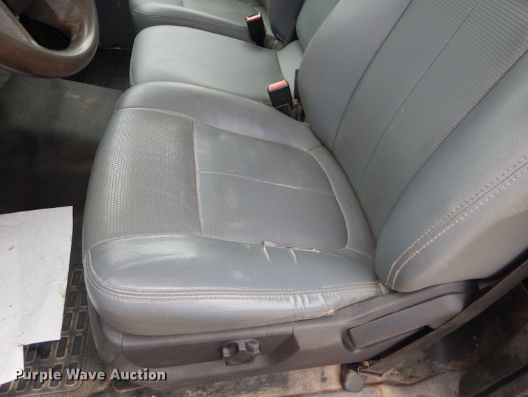 image for item DH2600 2011 Ford F350 Super Duty pickup truck cab and chassis