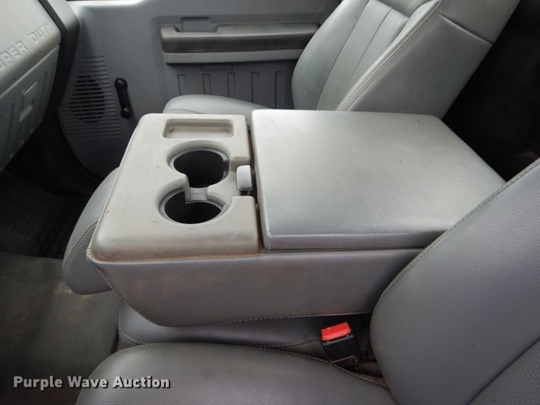 image for item DH2600 2011 Ford F350 Super Duty pickup truck cab and chassis