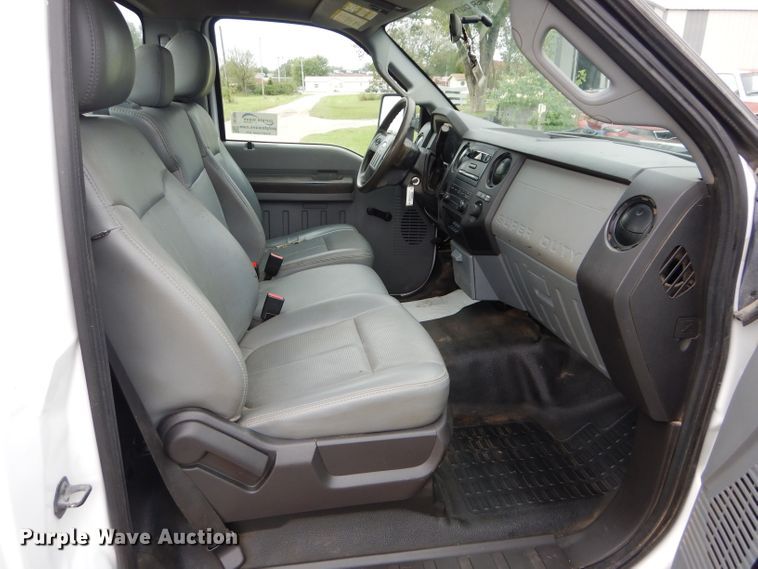 image for item DH2600 2011 Ford F350 Super Duty pickup truck cab and chassis