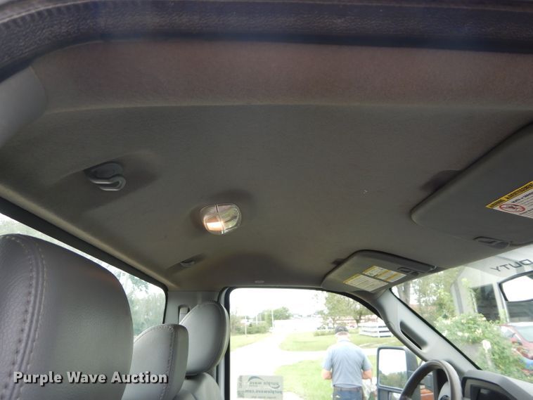 image for item DH2600 2011 Ford F350 Super Duty pickup truck cab and chassis