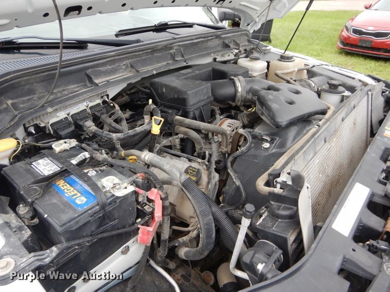 image for item DH2600 2011 Ford F350 Super Duty pickup truck cab and chassis