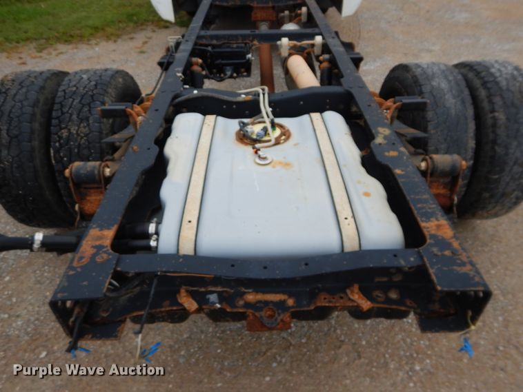 image for item DH2600 2011 Ford F350 Super Duty pickup truck cab and chassis