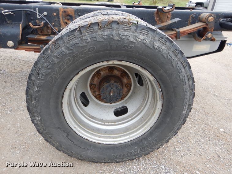 image for item DH2600 2011 Ford F350 Super Duty pickup truck cab and chassis