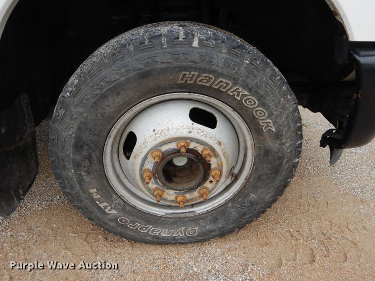 image for item DH2600 2011 Ford F350 Super Duty pickup truck cab and chassis