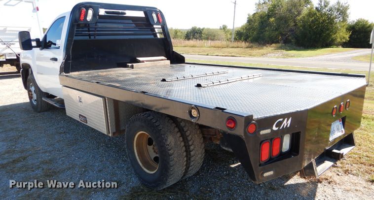 image for item DH2619 2007 Chevrolet Silverado 3500HD flatbed pickup truck