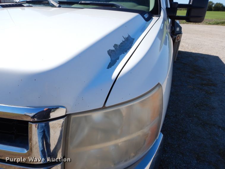 image for item DH2619 2007 Chevrolet Silverado 3500HD flatbed pickup truck