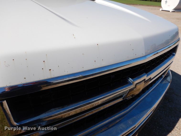 image for item DH2619 2007 Chevrolet Silverado 3500HD flatbed pickup truck