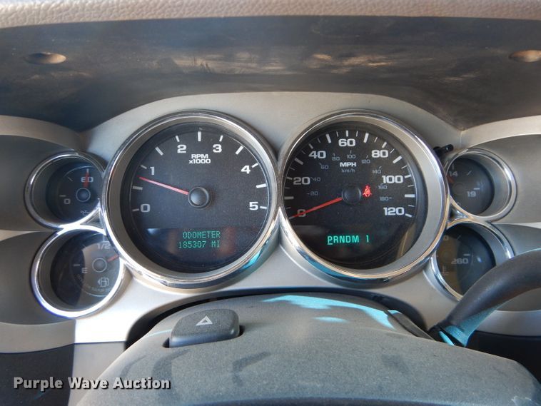 image for item DH2619 2007 Chevrolet Silverado 3500HD flatbed pickup truck