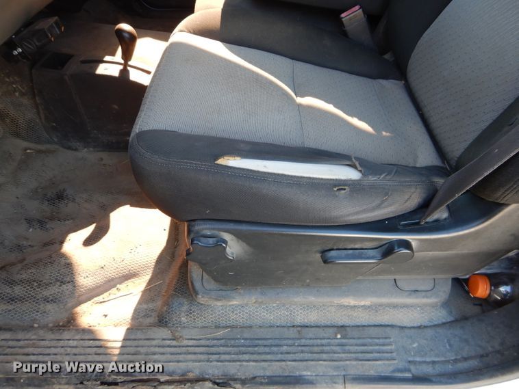 image for item DH2619 2007 Chevrolet Silverado 3500HD flatbed pickup truck