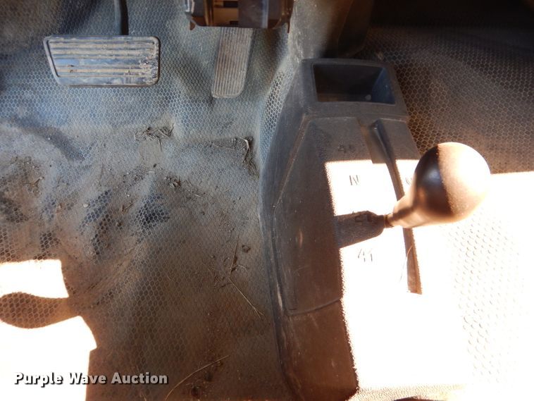 image for item DH2619 2007 Chevrolet Silverado 3500HD flatbed pickup truck