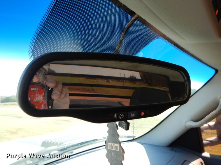 image for item DH2619 2007 Chevrolet Silverado 3500HD flatbed pickup truck