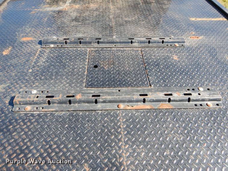 image for item DH2619 2007 Chevrolet Silverado 3500HD flatbed pickup truck