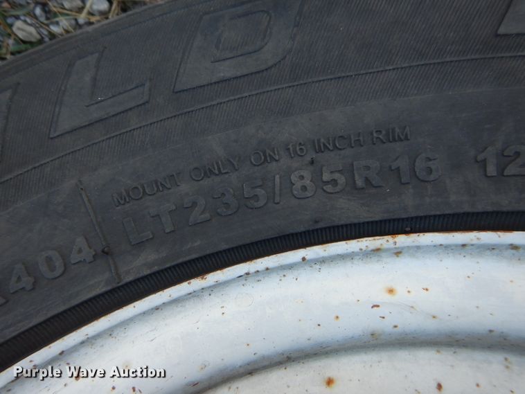 image for item DH2619 2007 Chevrolet Silverado 3500HD flatbed pickup truck