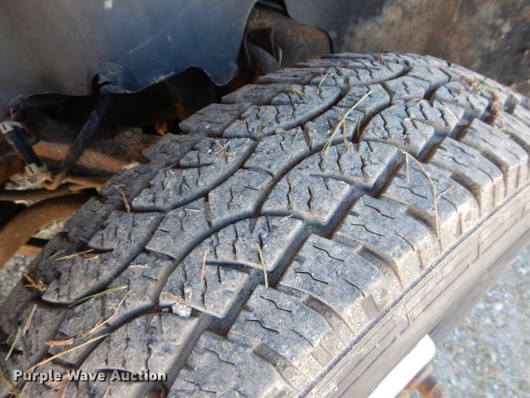 image for item DH2619 2007 Chevrolet Silverado 3500HD flatbed pickup truck