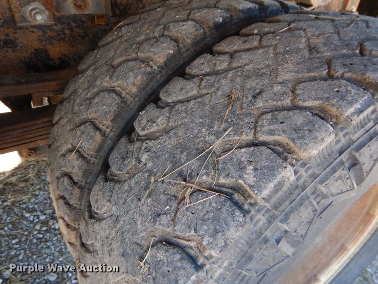 image for item DH2619 2007 Chevrolet Silverado 3500HD flatbed pickup truck