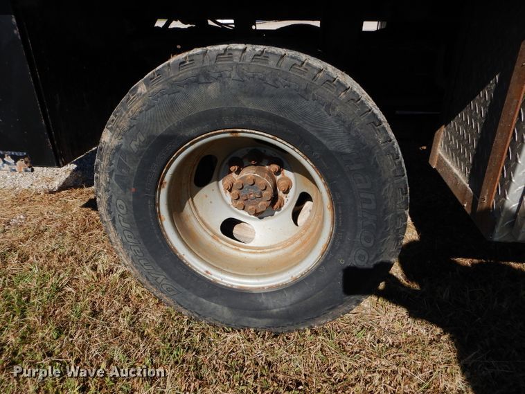 image for item DH2619 2007 Chevrolet Silverado 3500HD flatbed pickup truck