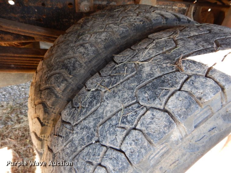 image for item DH2619 2007 Chevrolet Silverado 3500HD flatbed pickup truck