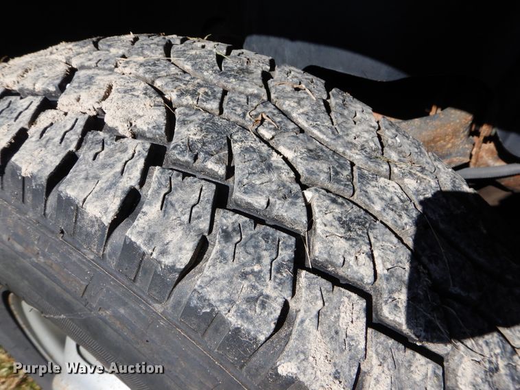 image for item DH2619 2007 Chevrolet Silverado 3500HD flatbed pickup truck