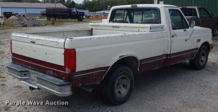 image for item DH6183 1991 Ford F150 pickup truck