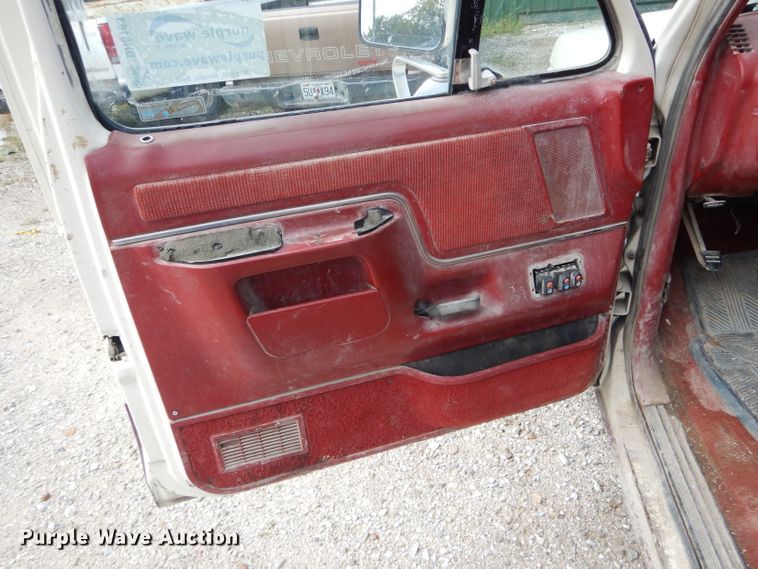 image for item DH6183 1991 Ford F150 pickup truck