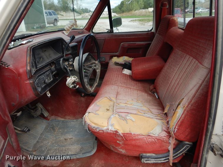 image for item DH6183 1991 Ford F150 pickup truck