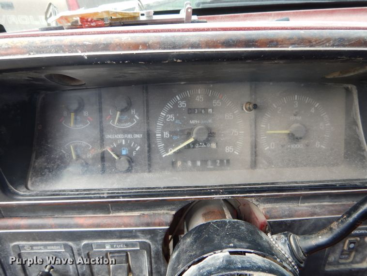 image for item DH6183 1991 Ford F150 pickup truck