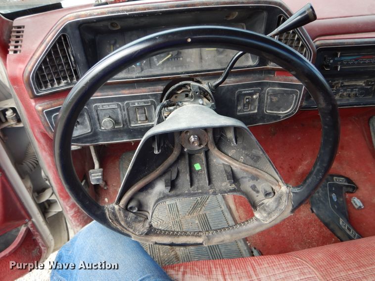 image for item DH6183 1991 Ford F150 pickup truck