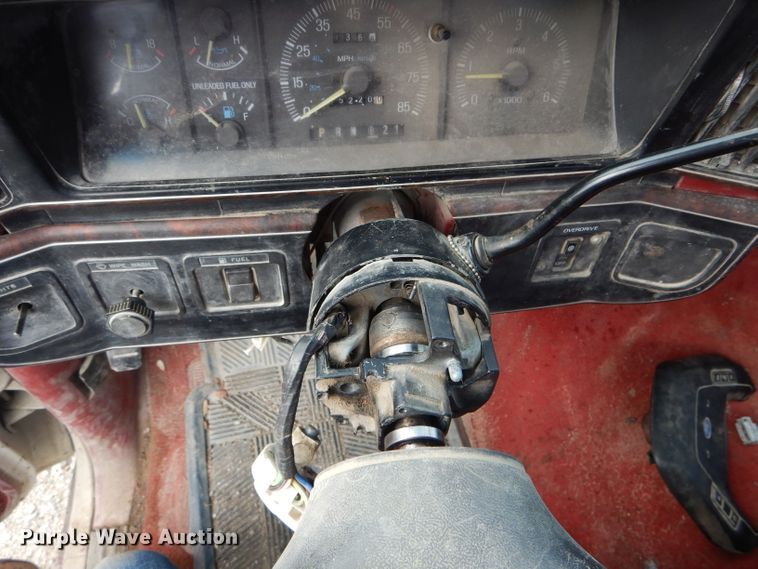 image for item DH6183 1991 Ford F150 pickup truck