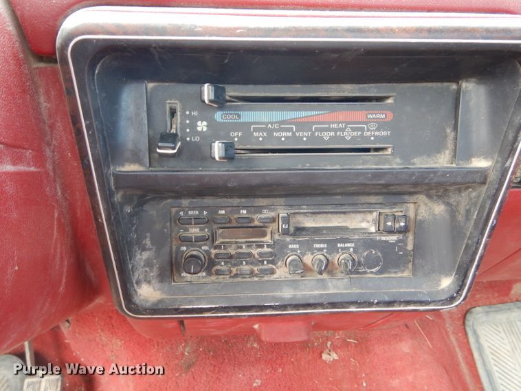 image for item DH6183 1991 Ford F150 pickup truck