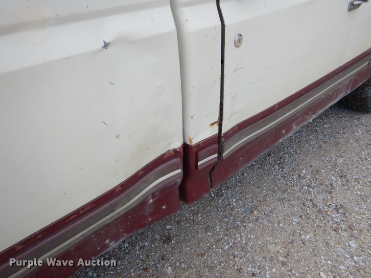 image for item DH6183 1991 Ford F150 pickup truck