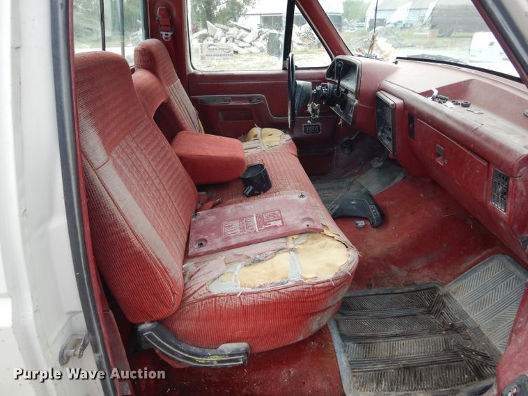 image for item DH6183 1991 Ford F150 pickup truck