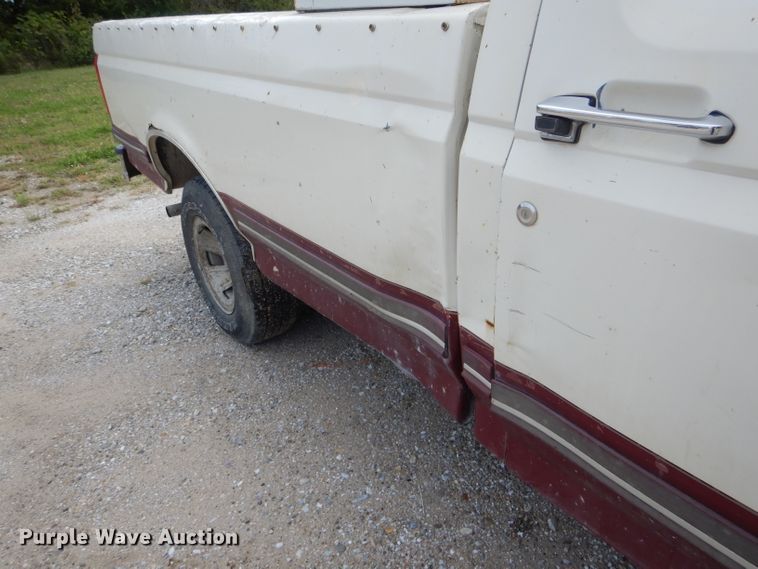 image for item DH6183 1991 Ford F150 pickup truck