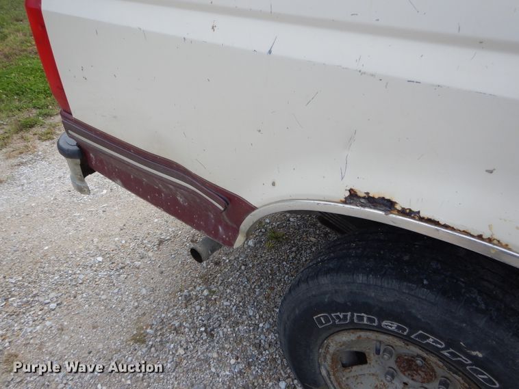 image for item DH6183 1991 Ford F150 pickup truck