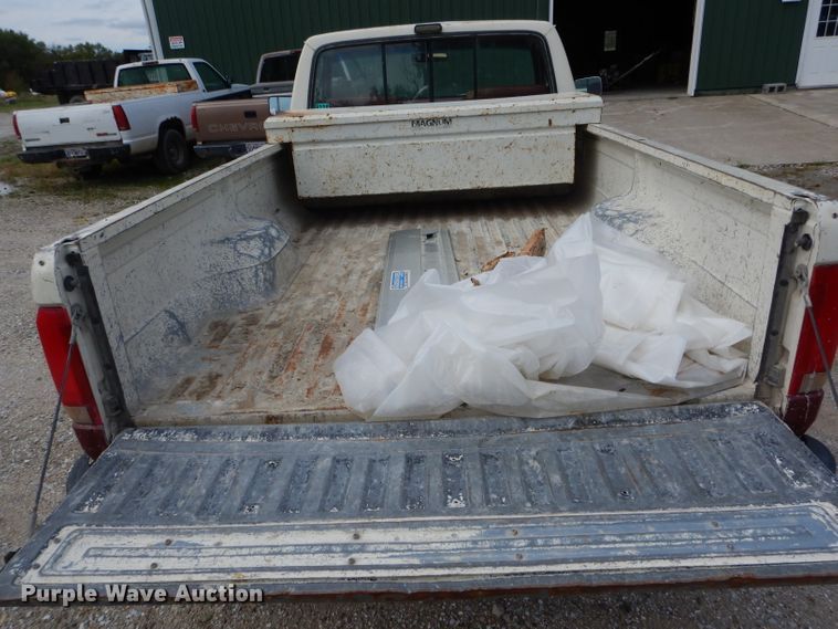 image for item DH6183 1991 Ford F150 pickup truck