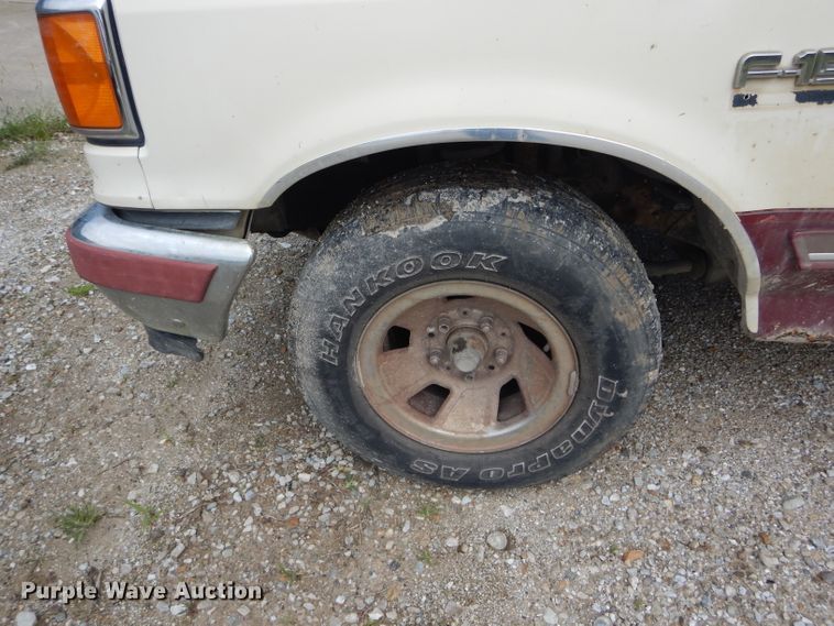 image for item DH6183 1991 Ford F150 pickup truck