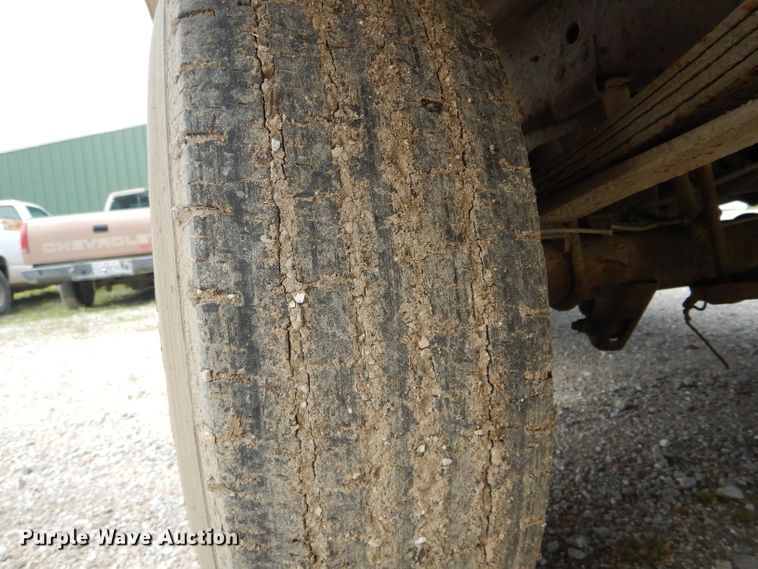 image for item DH6183 1991 Ford F150 pickup truck