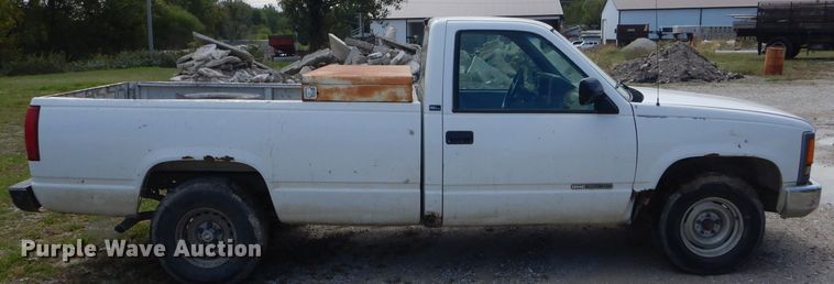 image for item DH6185 1994 GMC Sierra 1500 SL pickup truck