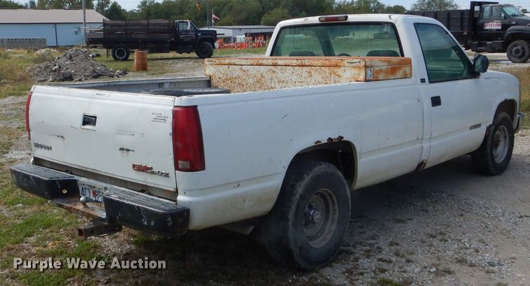 image for item DH6185 1994 GMC Sierra 1500 SL pickup truck