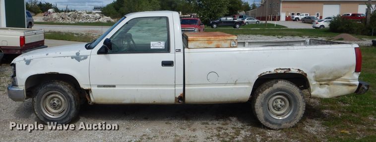 image for item DH6185 1994 GMC Sierra 1500 SL pickup truck