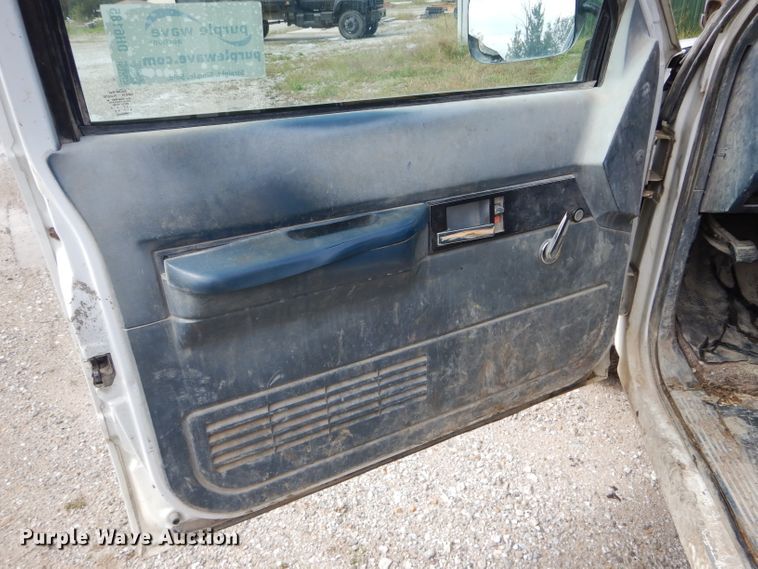 image for item DH6185 1994 GMC Sierra 1500 SL pickup truck